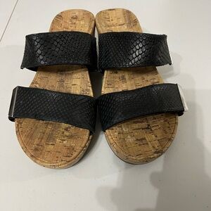 Vanic women’s wedge sandals, size 8 black cork look￼